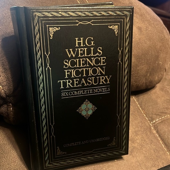 Chatam River Press Other - H.G. Wells Science Fiction Treasury